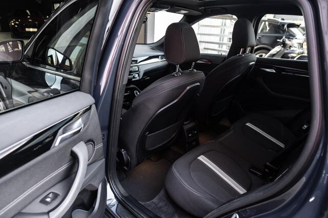 BMW X1 sDrive20i | HuD | Carplay | Pano | Driving Plus |