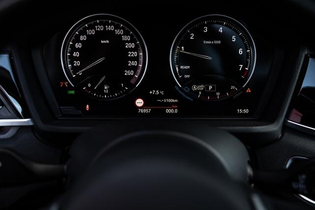 BMW X1 sDrive20i | HuD | Carplay | Pano | Driving Plus |