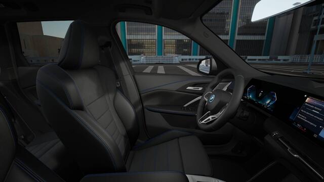 BMW X1 xDrive25e High Executive M Sport Automaat / Panoramadak / Trekhaak / Adaptieve LED / M Adaptief onderstel / Parking Assistant Plus / Head-Up / Comfort Access