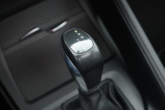 BMW X1 sDrive20i Centennial High Executive | Pano | HUD | Afn. Trekhaak | Camera | Adapt. Cruise | Navi