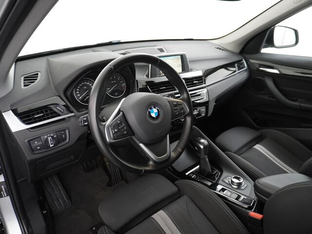 BMW X1 sDrive18i High Executive Sport line Trekhaak Stoelverwarming Navi Ecc Cruise control Pdc Led Licht pakket Privacy Glas Hifi luidsprekers Connected Bluetooth Trekgewicht 1.700kg