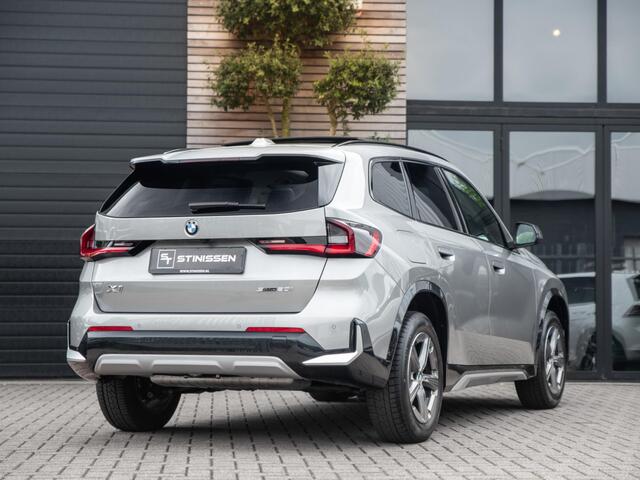 BMW X1 sDrive20i Pano Leer Trekhaak Keyless