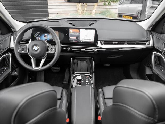 BMW X1 sDrive20i Pano Leer Trekhaak Keyless
