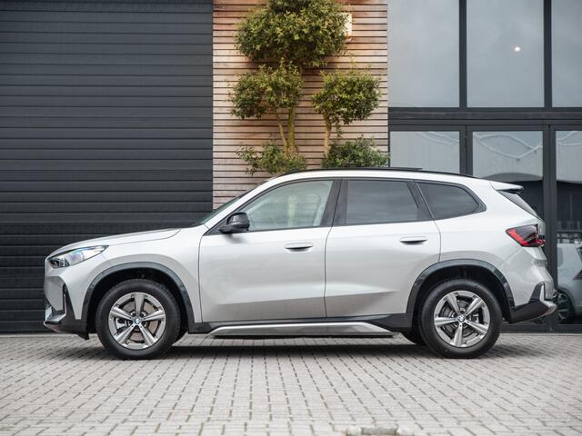 BMW X1 sDrive20i Pano Leer Trekhaak Keyless