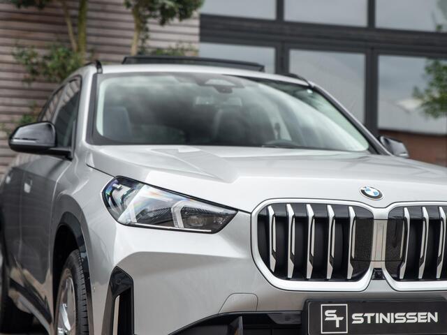 BMW X1 sDrive20i Pano Leer Trekhaak Keyless