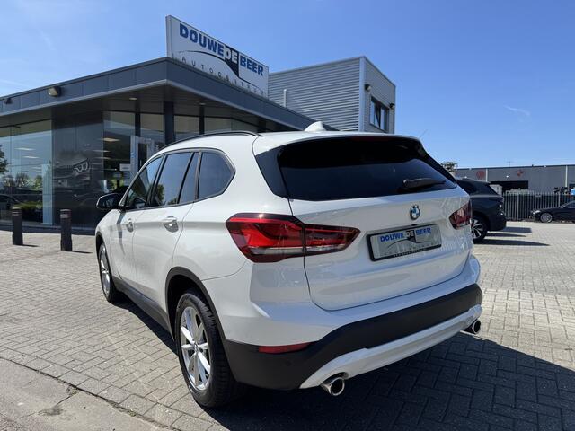 BMW X1 sDrive20i 192pk Executive Aut camera, Nav, M sport stuur, LED