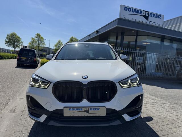 BMW X1 sDrive20i 192pk Executive Aut camera, Nav, M sport stuur, LED