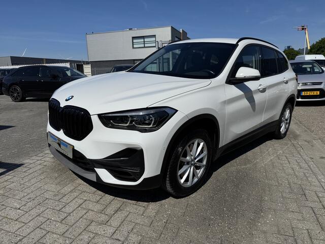 BMW X1 sDrive20i 192pk Executive Aut camera, Nav, M sport stuur, LED