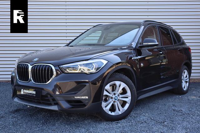 BMW X1 xDrive25e Trekhaak / Camera / Head-up / LED / Stoelverwarming / Cruise / Climate