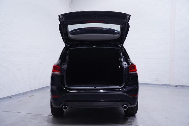 BMW X1 sDrive18d High Executive Edition Leder Head-up Stoelverwarming Ledkoplampen NAP