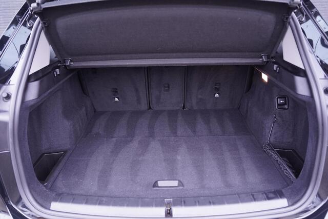 BMW X1 sDrive18d High Executive Edition Leder Head-up Stoelverwarming Ledkoplampen NAP