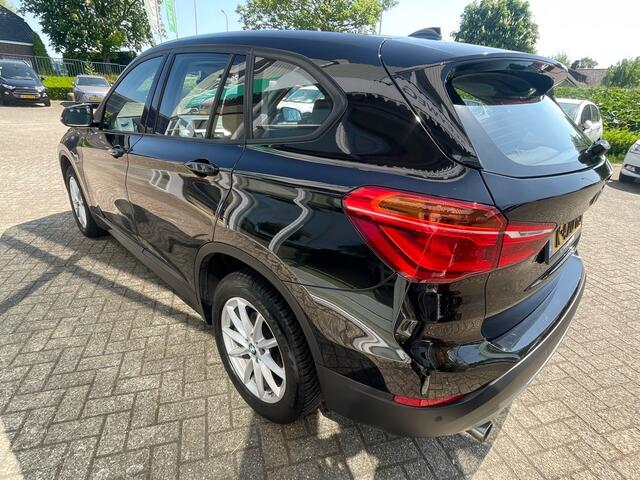 BMW X1 sDrive 18i Cent. Exec., Nav, Pdc, Clima, All season