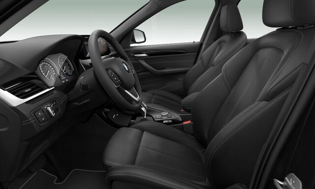 BMW X1 sDrive20i High Exe | xLine | Head-Up | Apple CP | Active Cruise Contr. | Driving Ass. + | HiFi | Trekhaak | Navi +