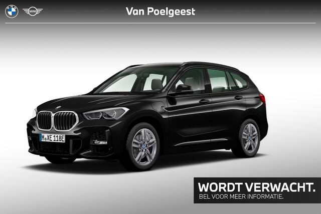 BMW X1 xDrive25e M-Sport / LED koplampen / Elektrische Achterklep / Stoelverwarming / Stuurverwarming / Shadowline / Parkeersensoren / Trekhaak