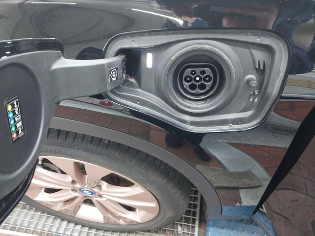 BMW X1 xDrive25e | 13.620 km! | Camera | Stoelverwarming | Privacy Glass |