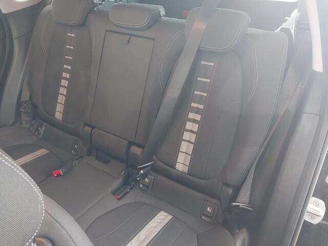 BMW X1 xDrive25e | 13.620 km! | Camera | Stoelverwarming | Privacy Glass |