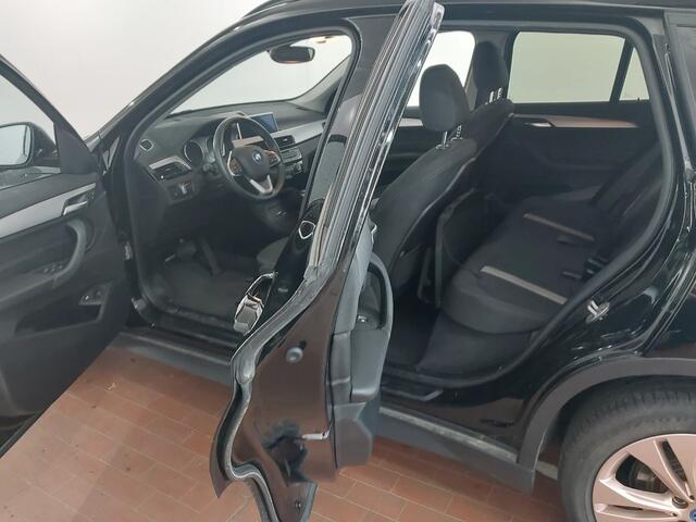 BMW X1 xDrive25e | 13.620 km! | Camera | Stoelverwarming | Privacy Glass |