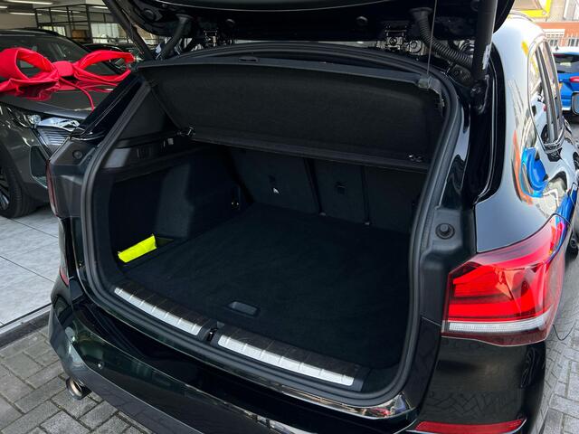 BMW X1 xDrive25e High Executive HARMAN KARDON | STUURWIEL VERW | CAMERA | STOELVERW | LED |