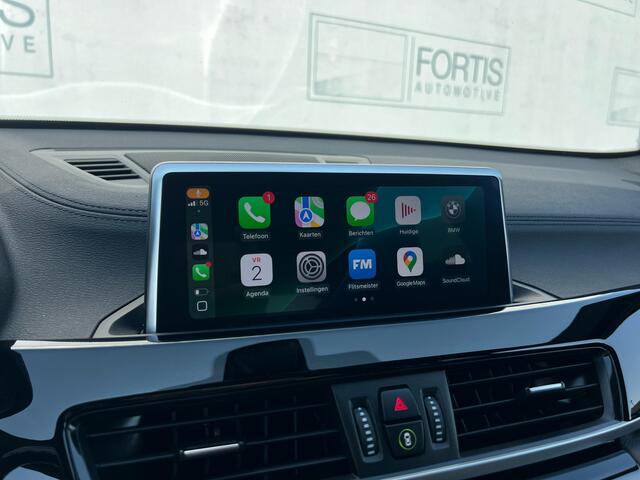BMW X1 xDrive25e High Executive HARMAN KARDON | STUURWIEL VERW | CAMERA | STOELVERW | LED |