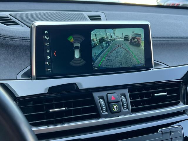 BMW X1 xDrive25e High Executive HARMAN KARDON | STUURWIEL VERW | CAMERA | STOELVERW | LED |