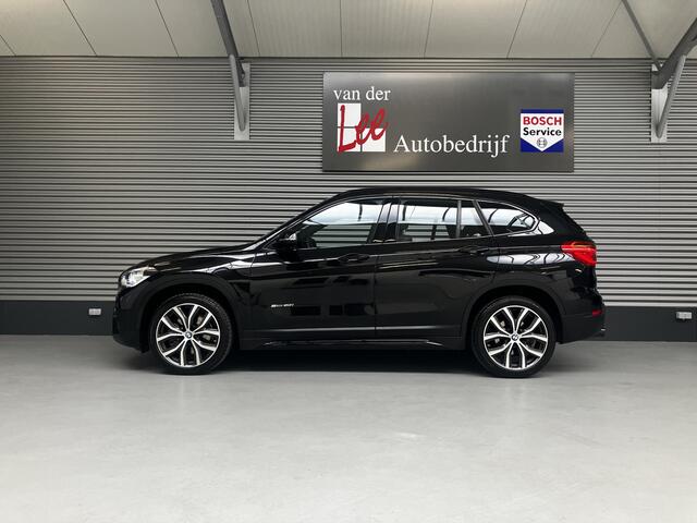 BMW X1 20i High EXE/SPORTST/LEER/BLACK PACK/TREKH/PANORAMA/KEY-LESS/ENZ