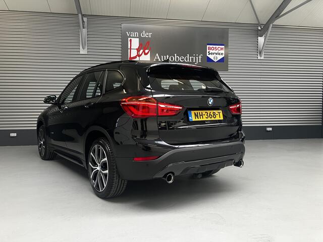 BMW X1 20i High EXE/SPORTST/LEER/BLACK PACK/TREKH/PANORAMA/KEY-LESS/ENZ