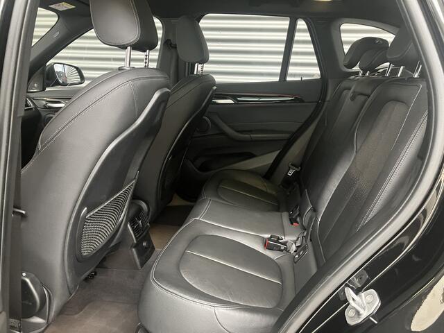 BMW X1 20i High EXE/SPORTST/LEER/BLACK PACK/TREKH/PANORAMA/KEY-LESS/ENZ