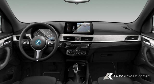 BMW X1 25e xDrive Sportline | Stoelverwarming | Trekhaak | Hifi-audio | Head-Up | 18' inch | Service incl. |