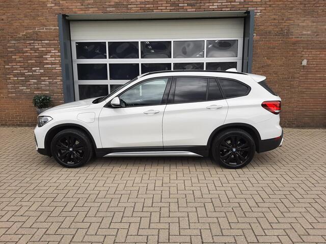 BMW X1 xDrive25e High Executive x-LINE/ Pano Dak BMW X1 xDrive25e High Executive