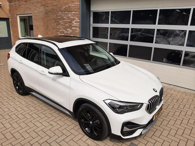 BMW X1 xDrive25e High Executive x-LINE/ Pano Dak BMW X1 xDrive25e High Executive
