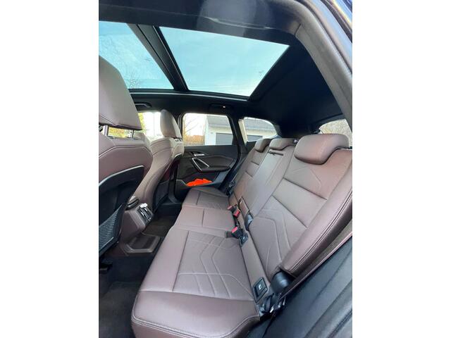 BMW X1 sDrive20i M Sport Pro Panoramadak Leer Adaptieve LED 19 Inch DAB Keyless Entry Carplay