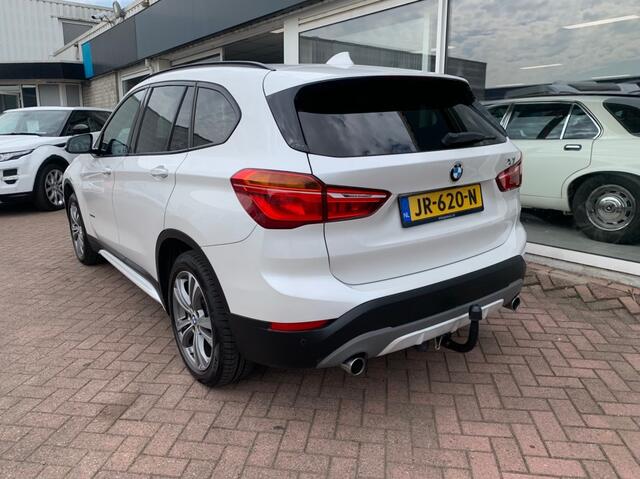 BMW X1 2.0i AUT. Centennial H. Executive Pano Leder Clima