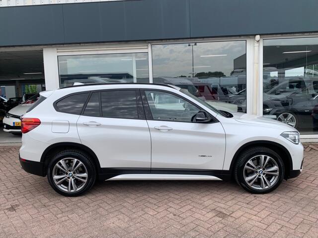 BMW X1 2.0i AUT. Centennial H. Executive Pano Leder Clima
