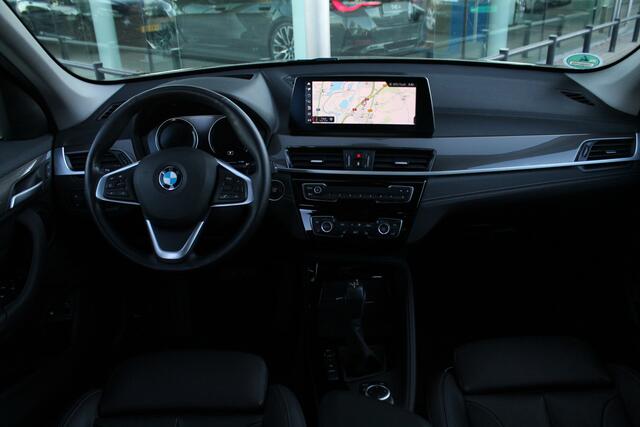 BMW X1 xDrive25e High Executive xLine Automaat / Trekhaak / Sportstoelen / Achteruitrijcamera / Active Cruise Control / LED / Head-Up / Park Assistant