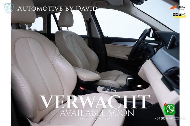 BMW X1 sDrive20i 192 pk HIGH EXECUTIVE CENTENNIAL AUTOMAAT / LEDER / HEAD-UP DISPLAY / NAVIGATIE PLUS / LED-KOPLAMPEN / SPORTSTOELEN / ALARM / CRUISE CONTROL / ISOFIX