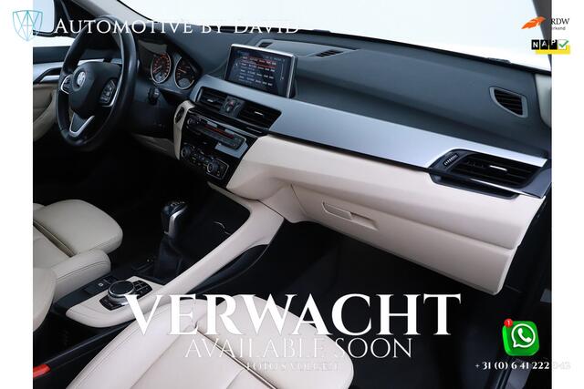 BMW X1 sDrive20i 192 pk HIGH EXECUTIVE CENTENNIAL AUTOMAAT / LEDER / HEAD-UP DISPLAY / NAVIGATIE PLUS / LED-KOPLAMPEN / SPORTSTOELEN / ALARM / CRUISE CONTROL / ISOFIX