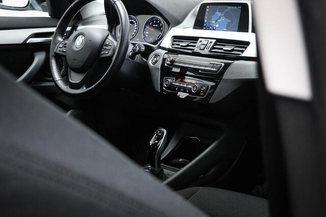 BMW X1 sDrive18i | PARKING PACK | LENDESTEUN | STOELOVERWARMING | TREKHAAK | 18"