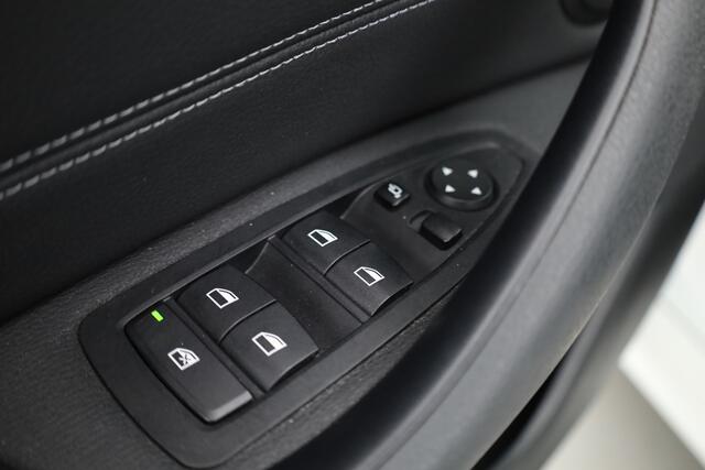 BMW X1 xDrive25e | Navi | Cruise | Stoelverw. | Camera | PDC V+A