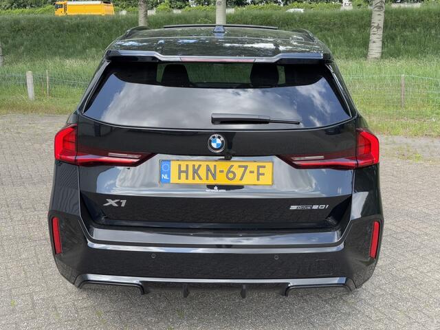 BMW X1 sDrive20i M-Sport Panorama Trekhaak Camera 18'' LED