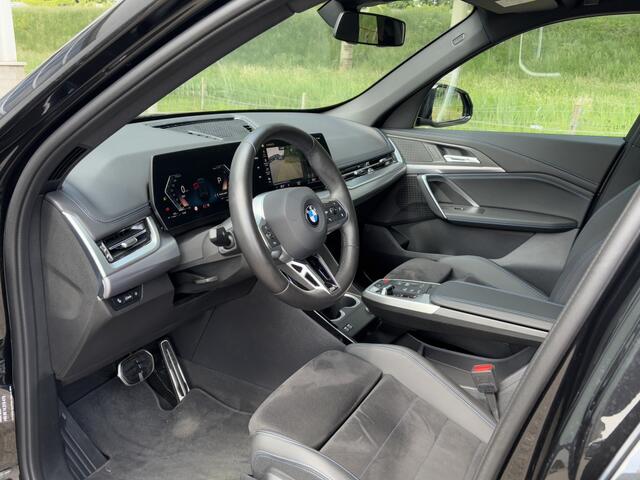 BMW X1 sDrive20i M-Sport Panorama Trekhaak Camera 18'' LED