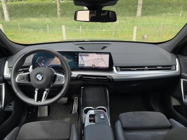 BMW X1 sDrive20i M-Sport Panorama Trekhaak Camera 18'' LED