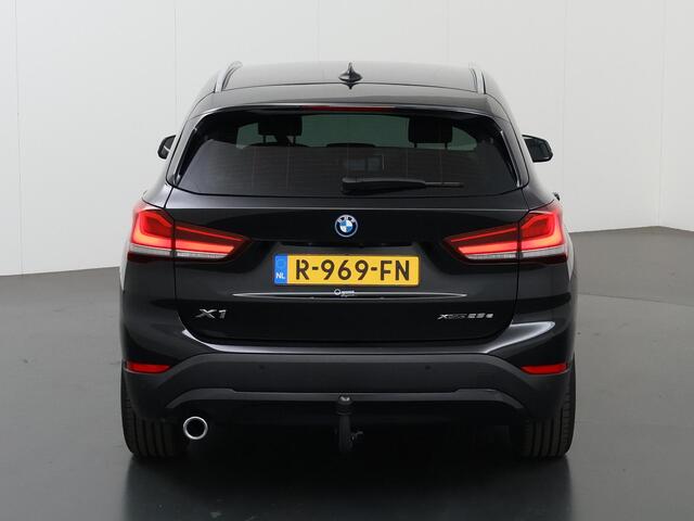 BMW X1 xDrive25e | Trekhaak Afneembaar | Navigatie | Sportstoelen | Parkeercamera | Keyless GO | Climate Control |
