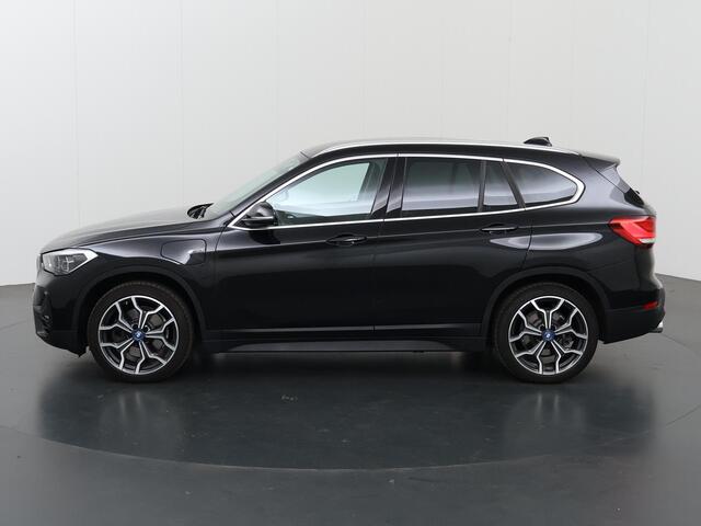 BMW X1 xDrive25e | Trekhaak Afneembaar | Navigatie | Sportstoelen | Parkeercamera | Keyless GO | Climate Control |