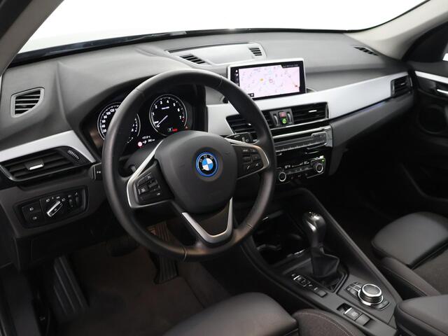 BMW X1 xDrive25e | Trekhaak Afneembaar | Navigatie | Sportstoelen | Parkeercamera | Keyless GO | Climate Control |