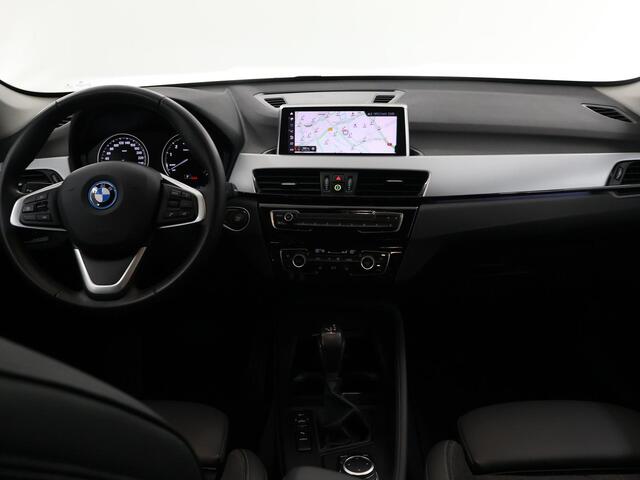 BMW X1 xDrive25e | Trekhaak Afneembaar | Navigatie | Sportstoelen | Parkeercamera | Keyless GO | Climate Control |
