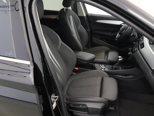 BMW X1 xDrive25e | Trekhaak Afneembaar | Navigatie | Sportstoelen | Parkeercamera | Keyless GO | Climate Control |