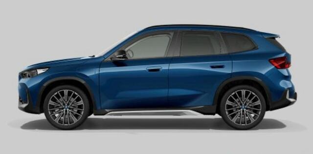 BMW X1 xDrive25e xLine - Panoramadak - Harman Kardon - Head-up - Parking Assistant Plus - Driving Assistant Plus - Actieve stoelen - 20 inch - Comfort Access