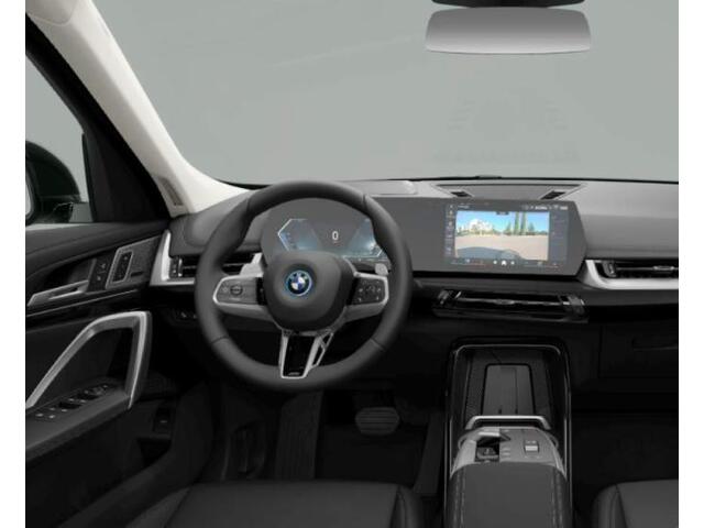 BMW X1 xDrive25e xLine - Panoramadak - Harman Kardon - Head-up - Parking Assistant Plus - Driving Assistant Plus - Actieve stoelen - 20 inch - Comfort Access