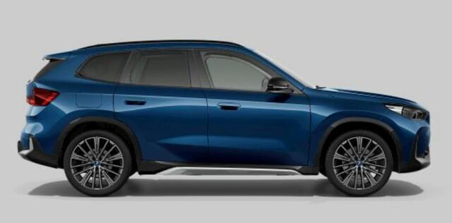 BMW X1 xDrive25e xLine - Panoramadak - Harman Kardon - Head-up - Parking Assistant Plus - Driving Assistant Plus - Actieve stoelen - 20 inch - Comfort Access