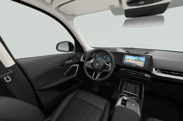BMW X1 xDrive25e xLine - Panoramadak - Harman Kardon - Head-up - Parking Assistant Plus - Driving Assistant Plus - Actieve stoelen - 20 inch - Comfort Access